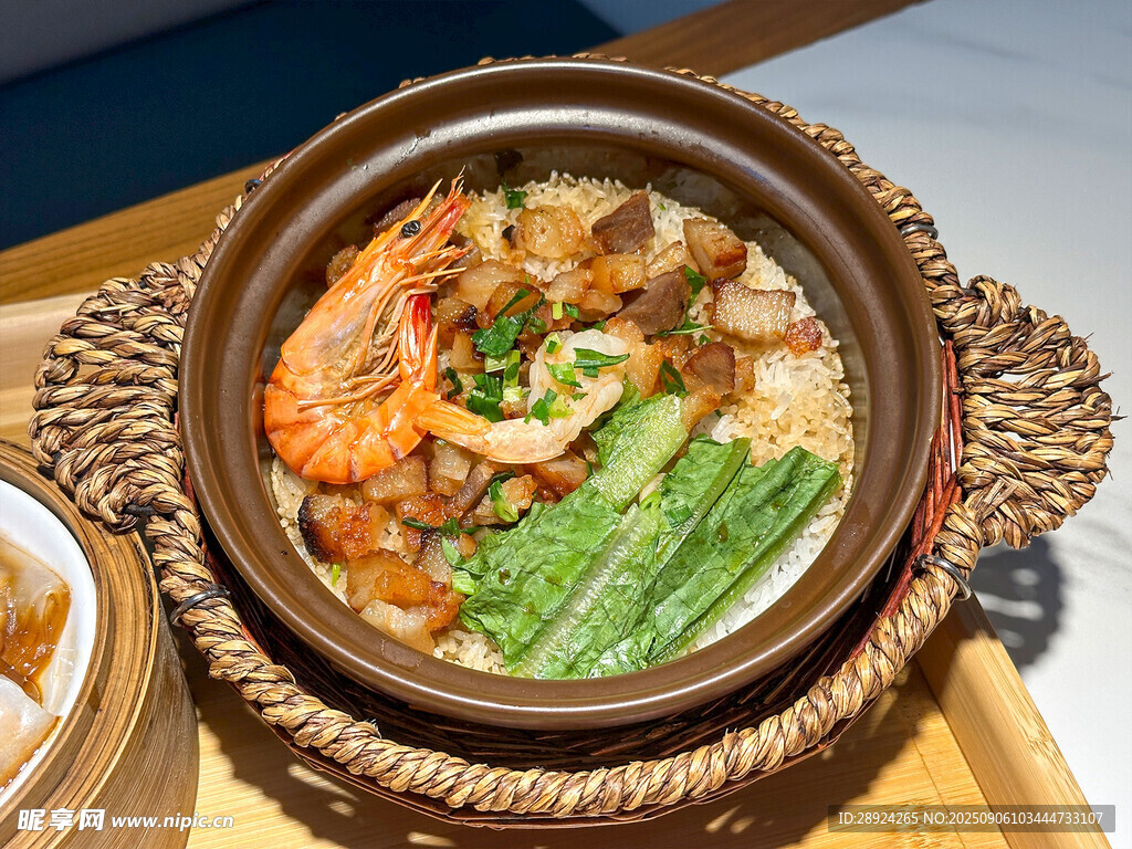 煲仔飯 