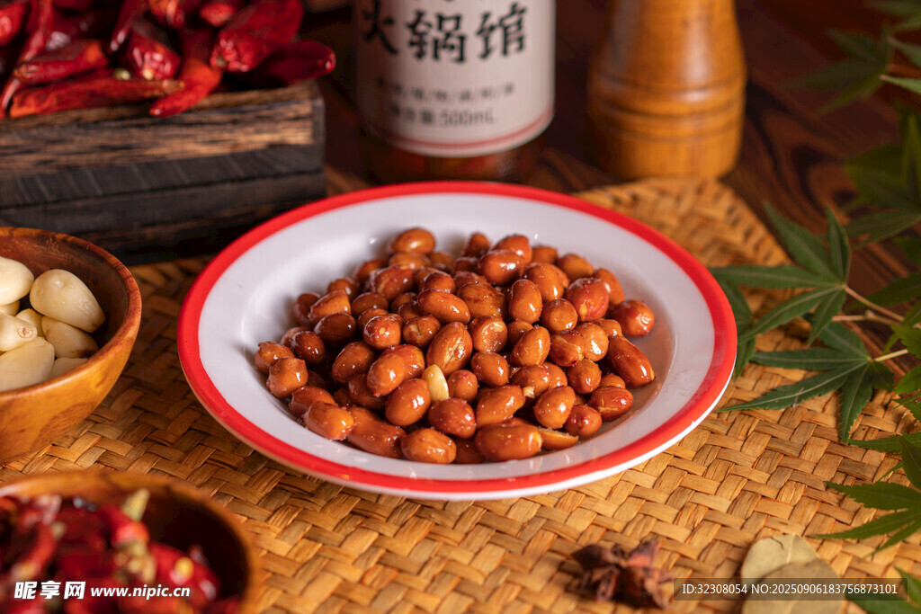 碗中美味花生米