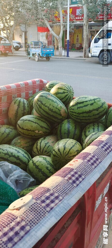 貨車上的新鮮大西瓜