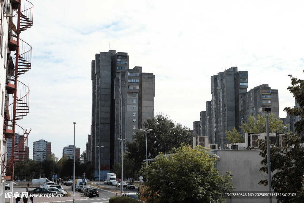 城市高樓與街道景觀