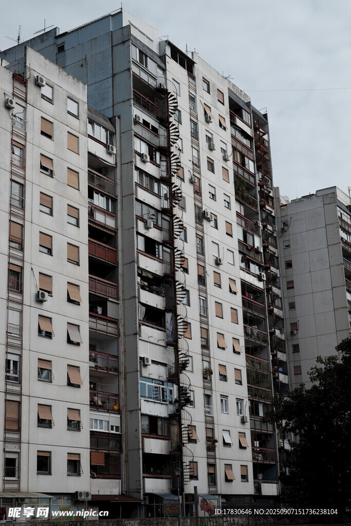 城市高層居民住宅樓