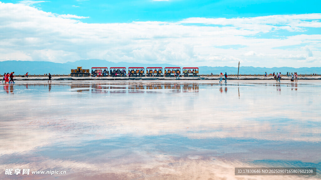 天空之境茶卡鹽湖美景