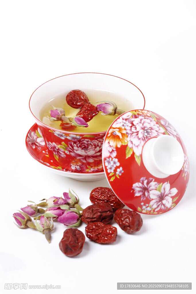 中式花茶茶具與散落干果