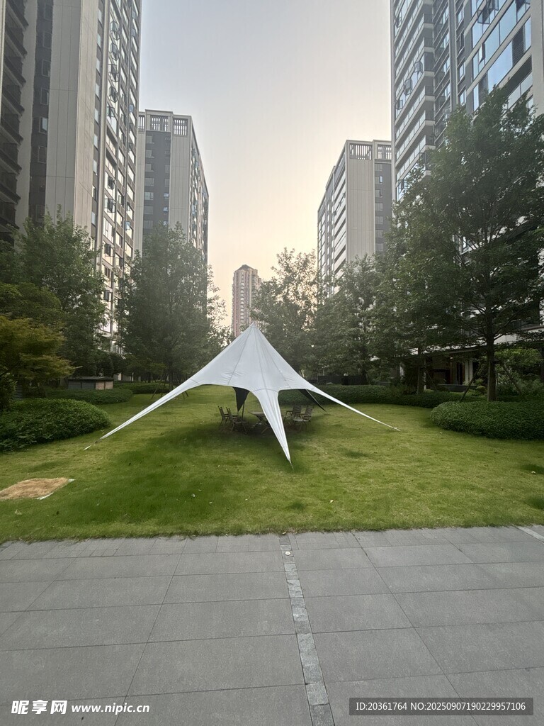 城市綠地中的獨特雕塑