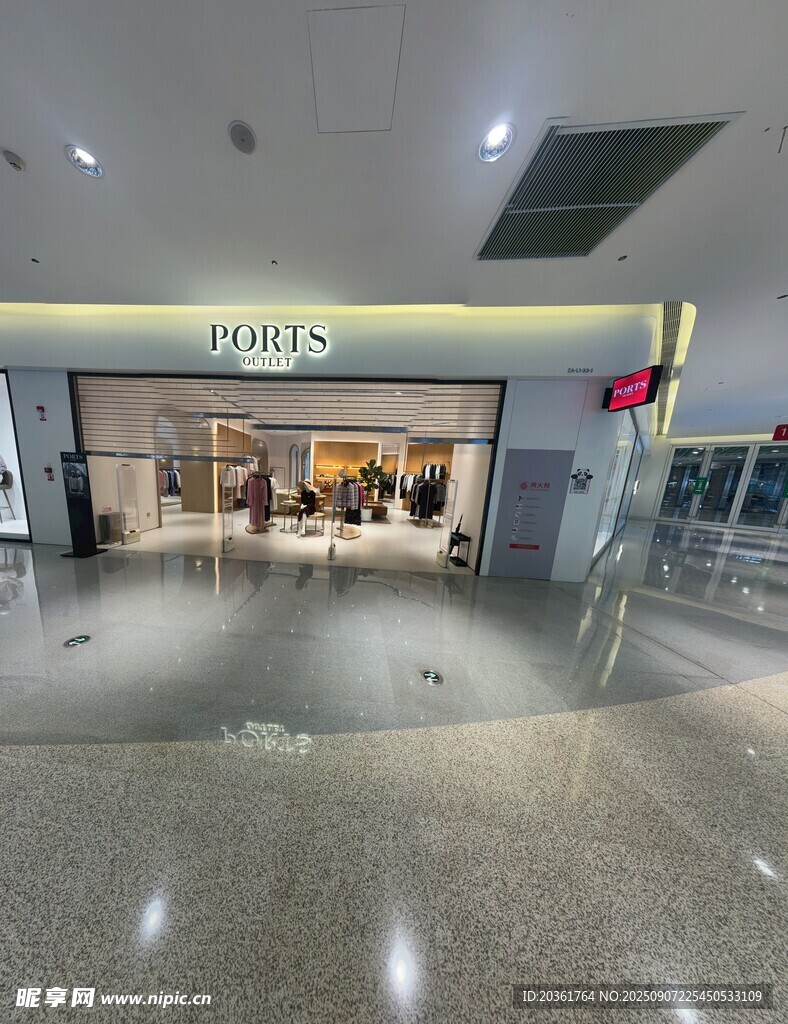 FURLA店鋪外觀展示