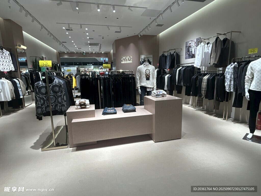 時(shí)尚服裝店內(nèi)部陳列場景