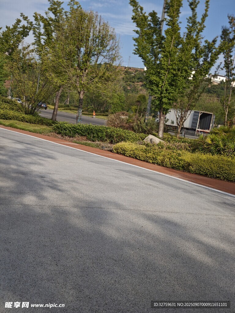 寧靜的社區(qū)道路景觀