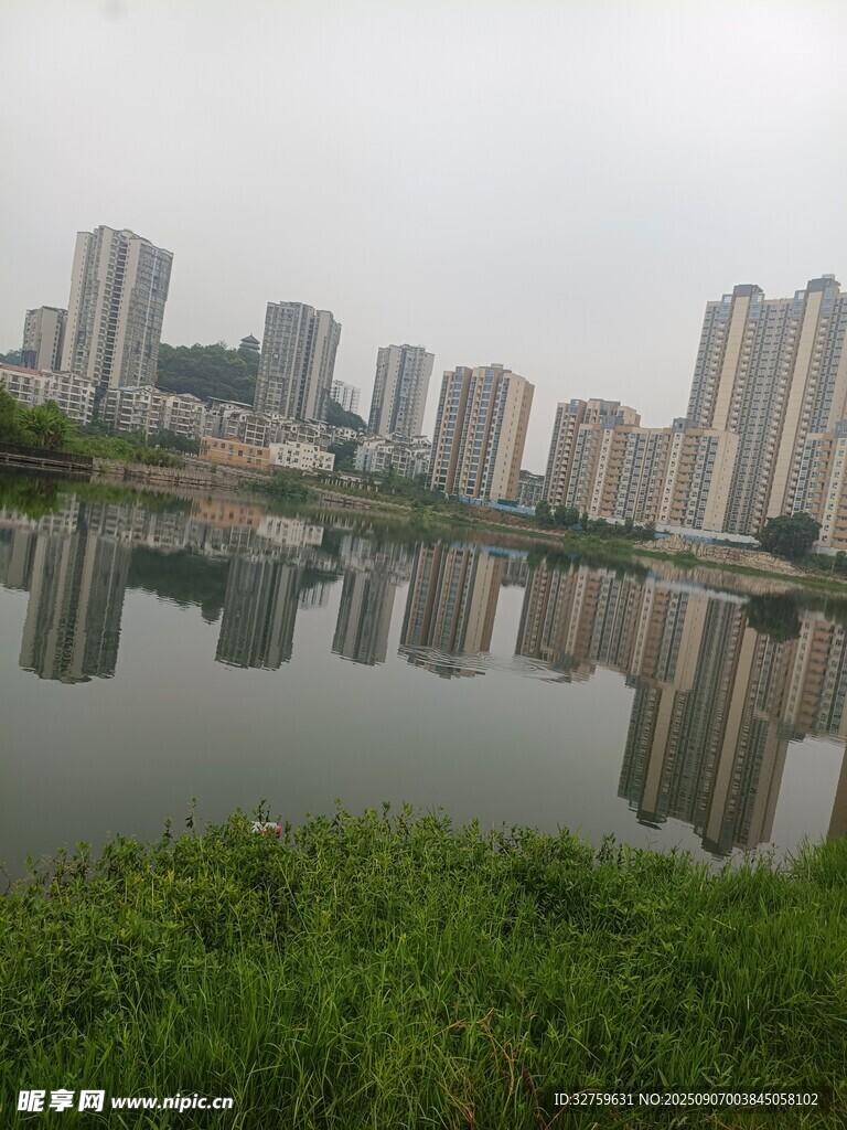 城市湖畔風(fēng)光倒影美景
