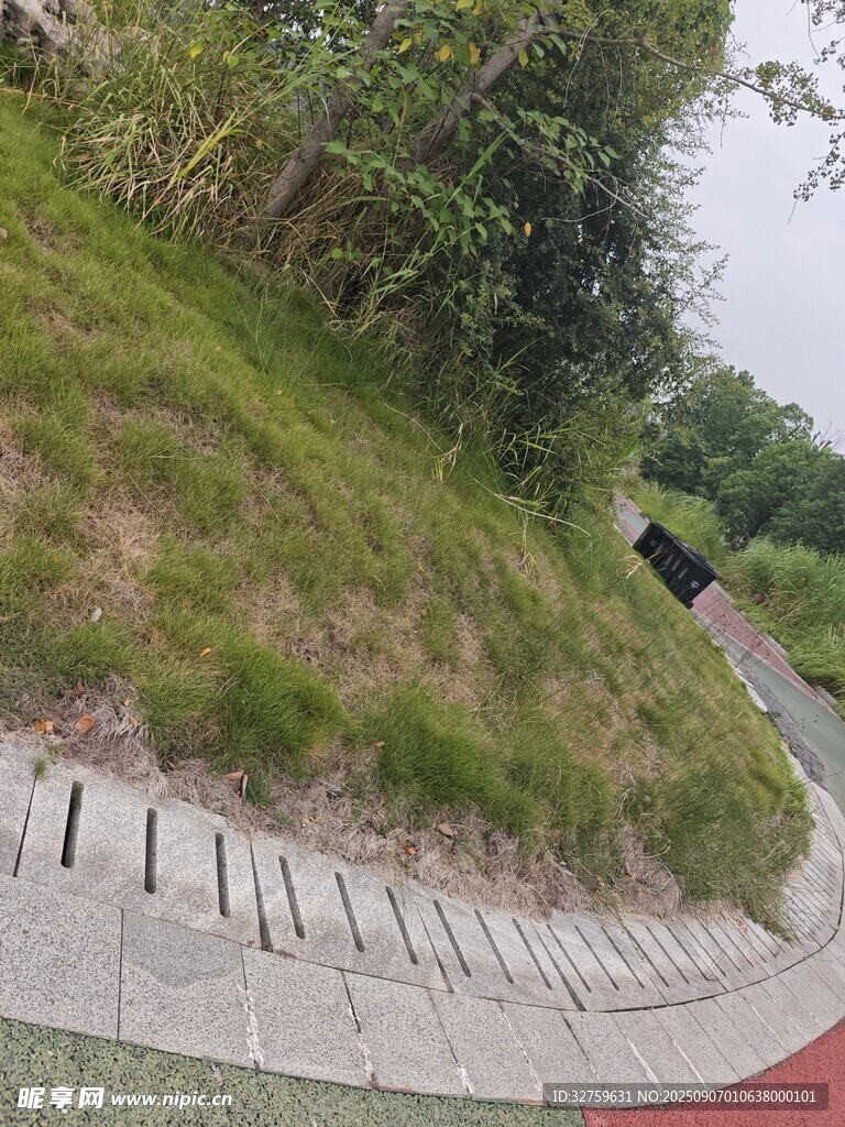山間步道