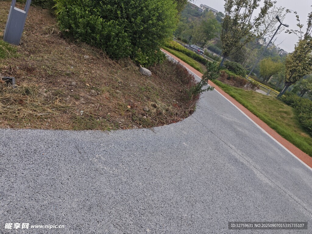 路面裂縫場景