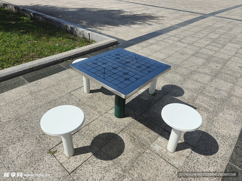 戶外藍(lán)色棋盤桌椅組合