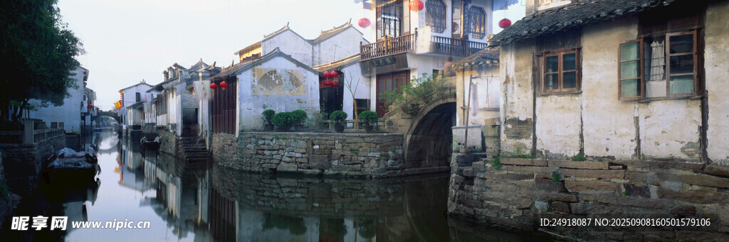 江南水鄉(xiāng)沿河民居風(fēng)景