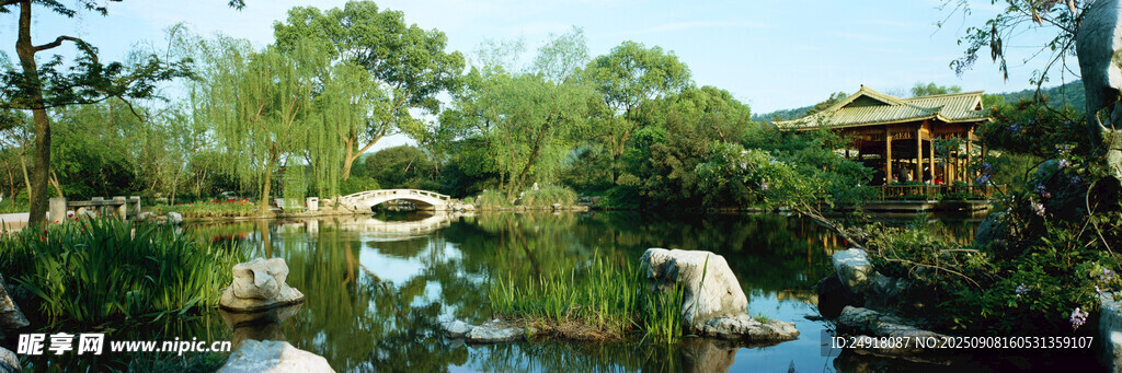 中式園林景觀(guān)中的寧?kù)o池塘