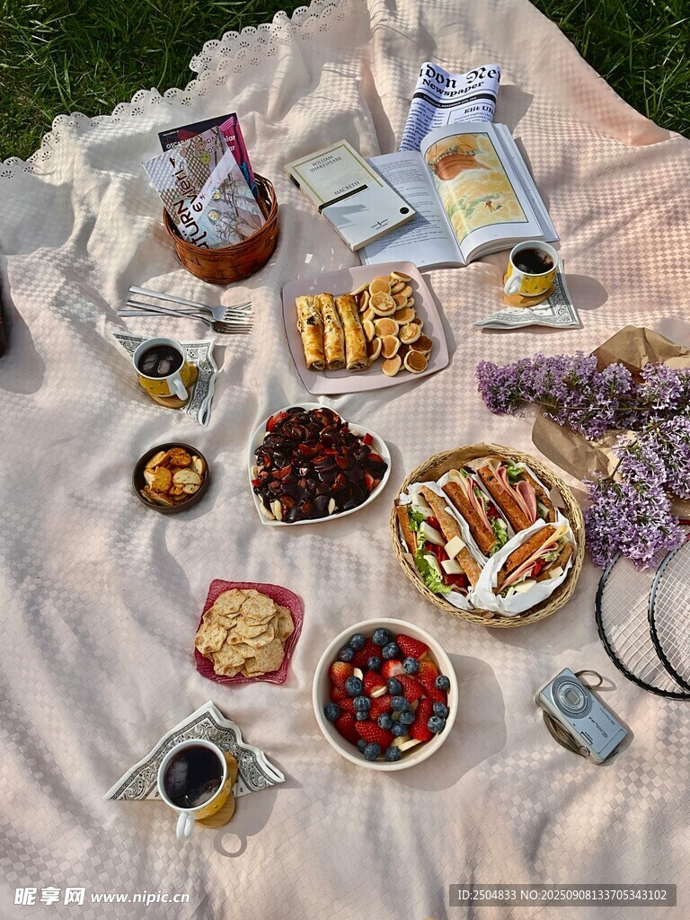 戶外野餐美食愜意時光
