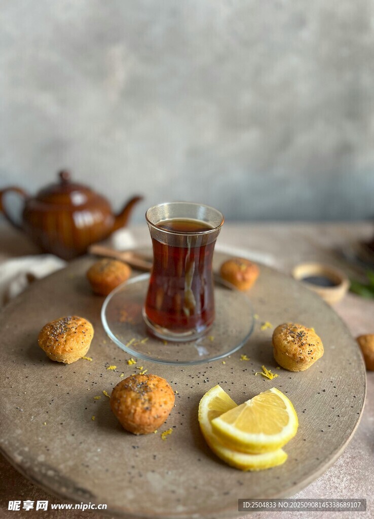 土耳其紅茶配點心與檸檬