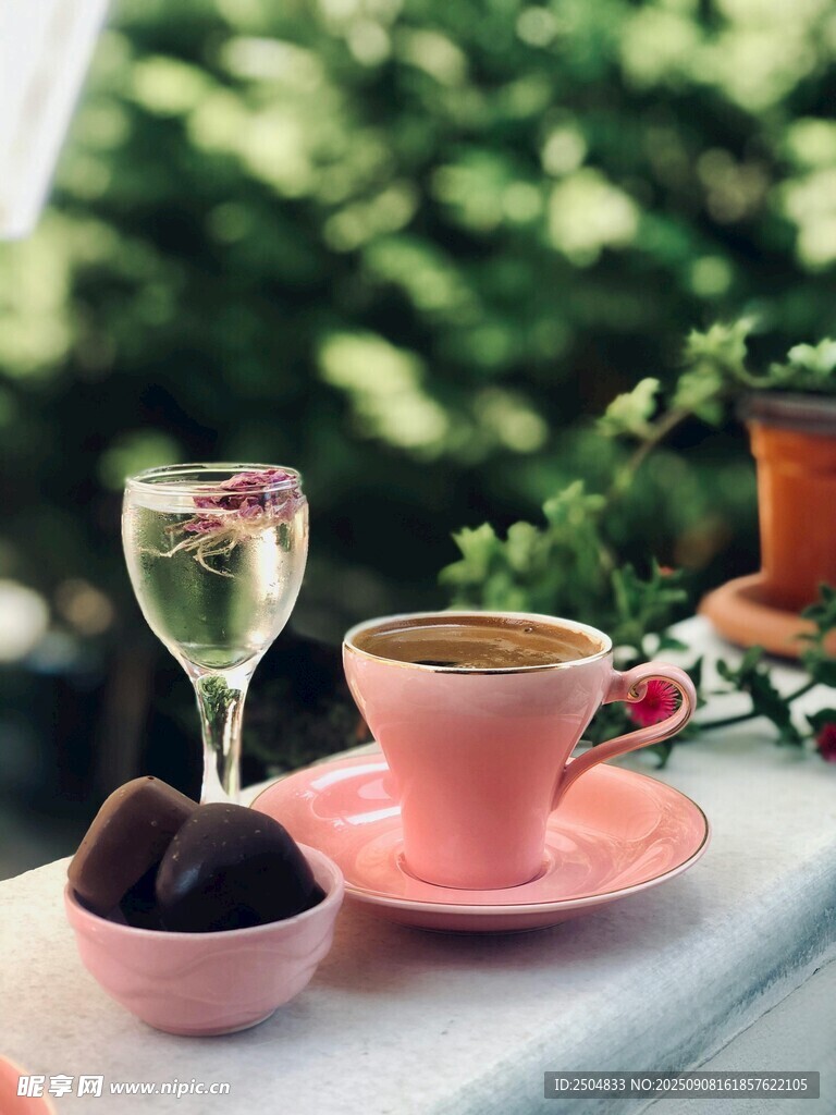 戶外優(yōu)雅下午茶時(shí)光