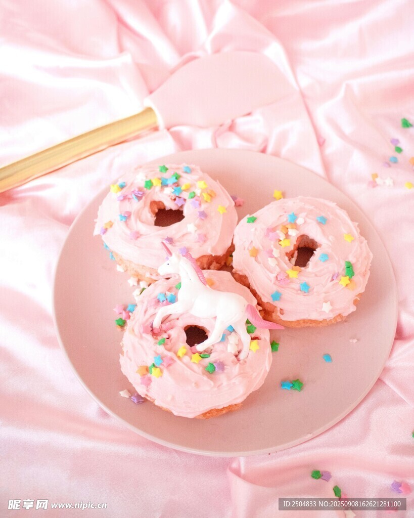 粉色系美味甜甜圈擺拍