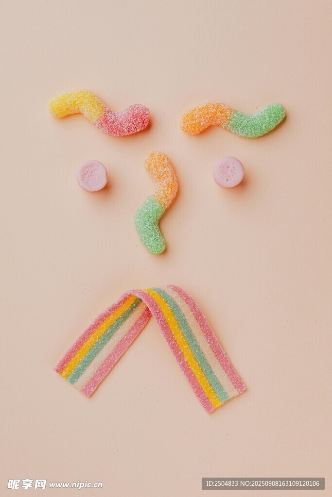 多彩糖果擺成可愛造型