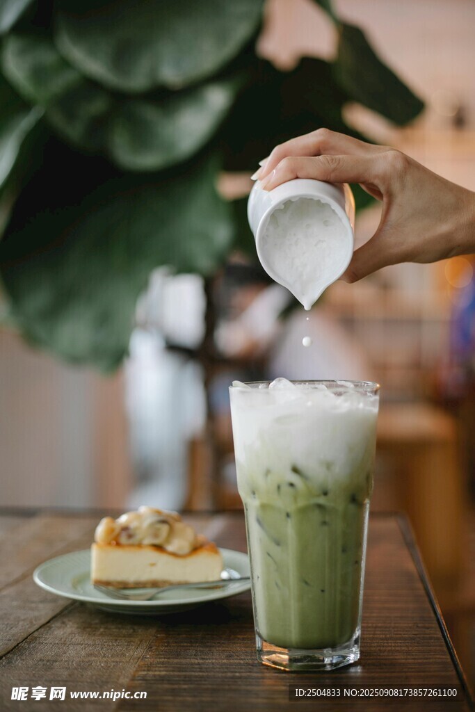 抹茶飲品制作瞬間