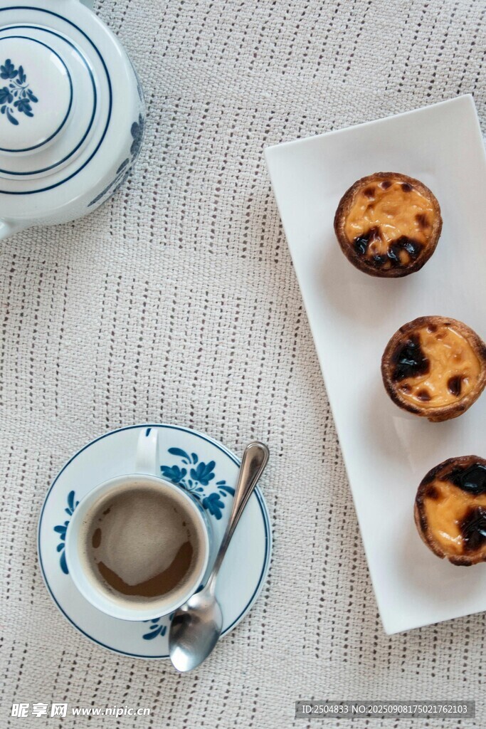 精致茶點與咖啡組合