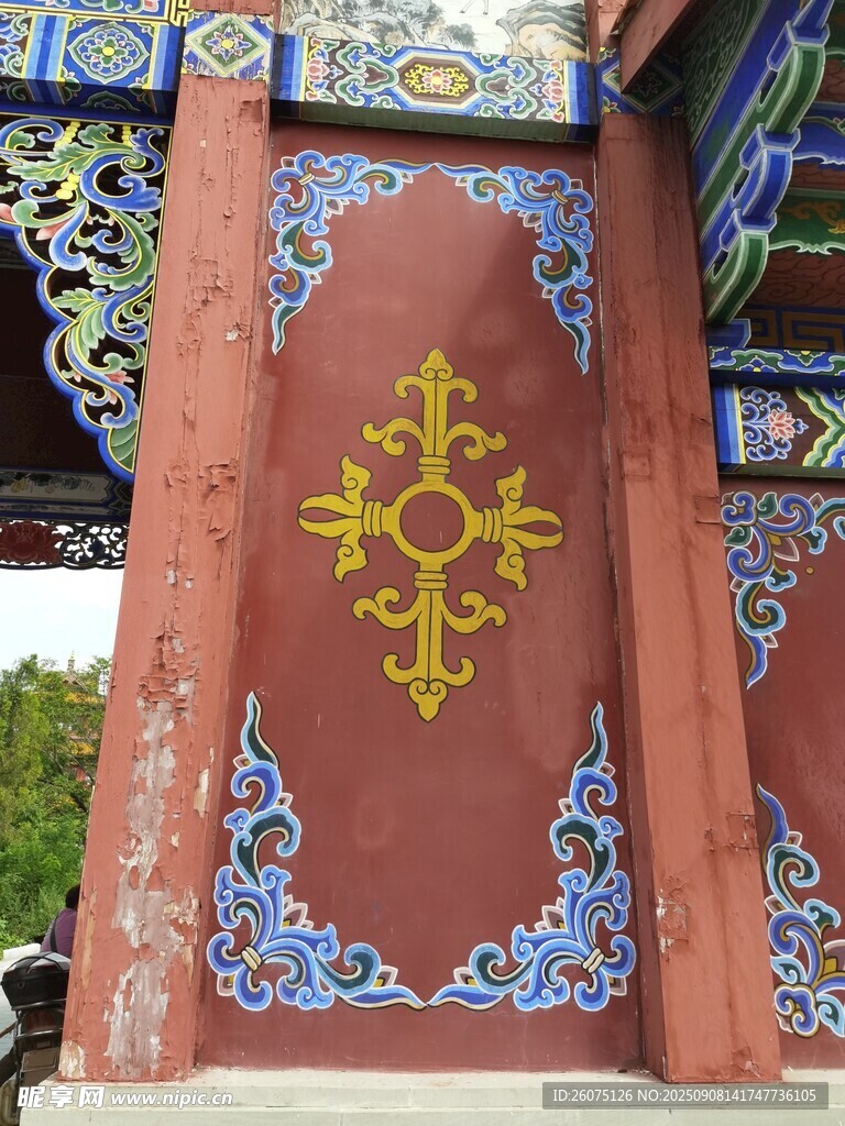 中式建筑門飾精美圖案
