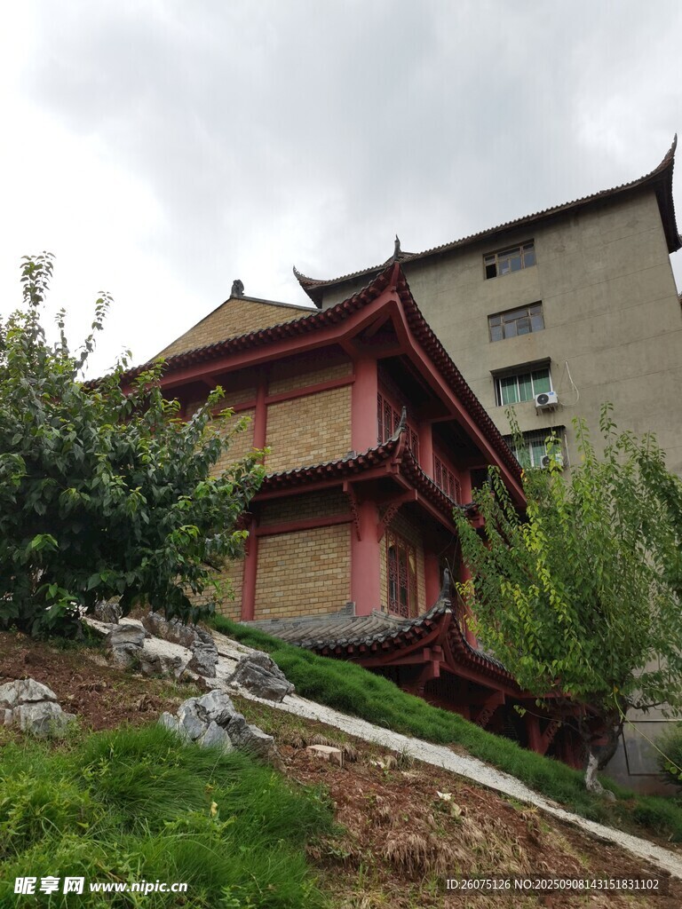中式古建筑與綠植景觀