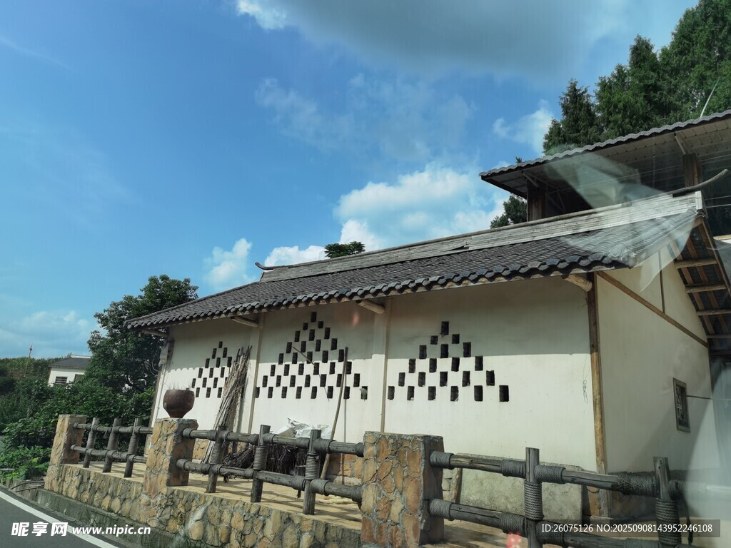 鄉(xiāng)村小屋寧靜美好的景致