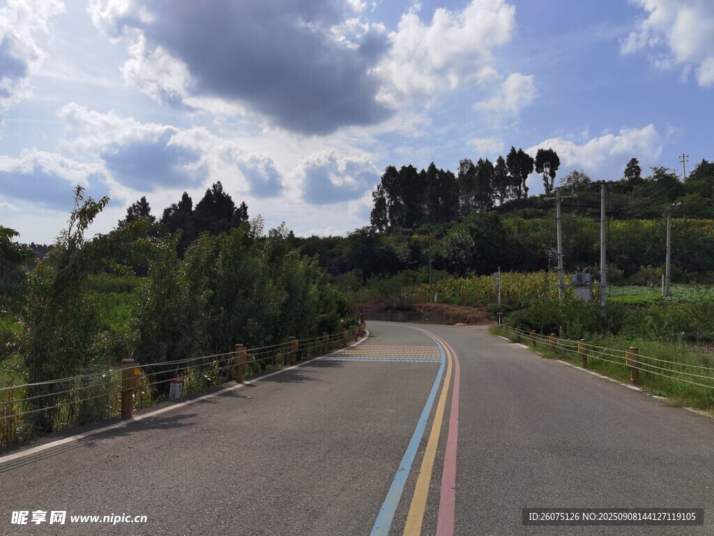 鄉(xiāng)村多彩公路風景