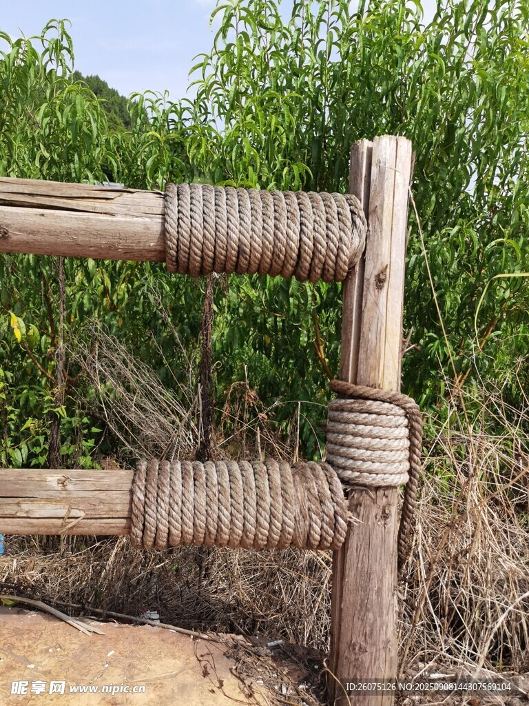 古樸木柵欄