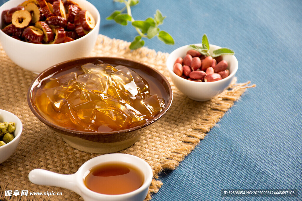 美味涼拌海蜇及調(diào)味配料
