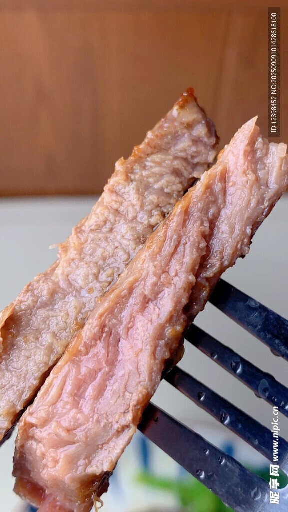美味多汁的煎牛排