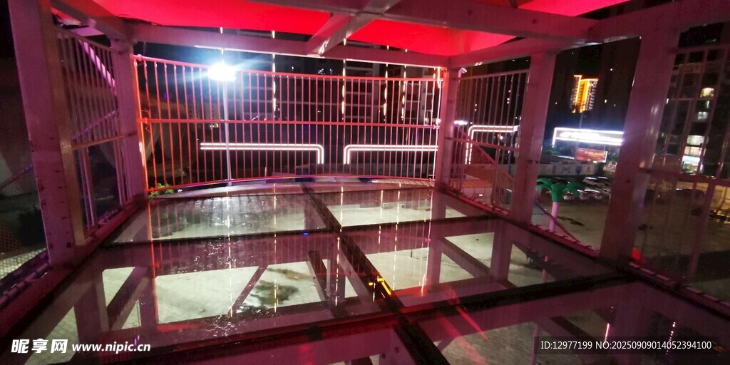 炫酷透明玻璃觀景平臺(tái)