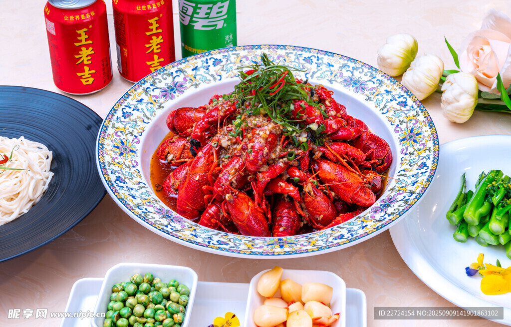 豐盛小龍蝦美食拼盤(pán)