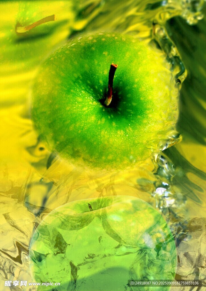 水中青蘋果的夢幻景象