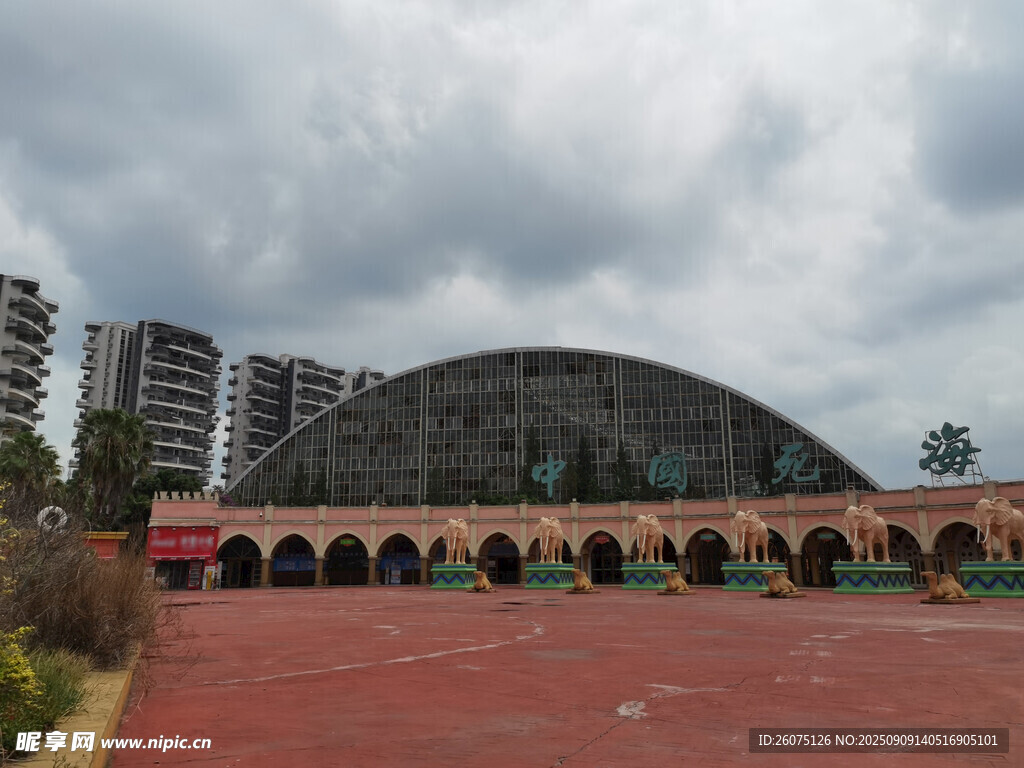 城市中的獨(dú)特圓形建筑景觀