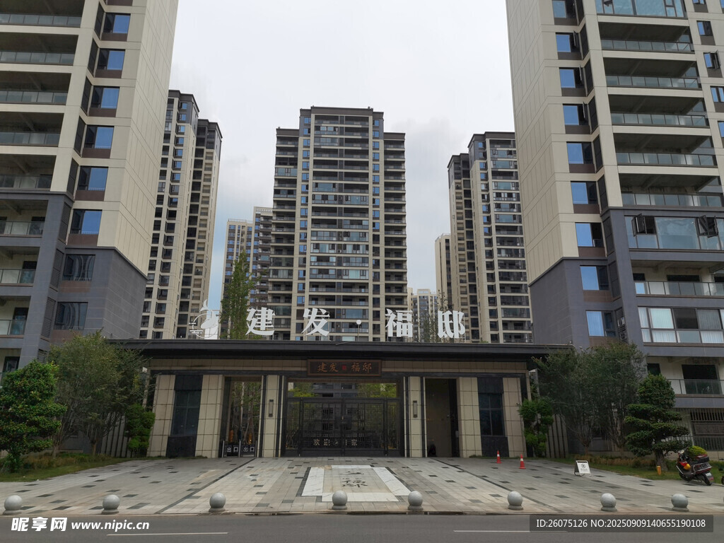 現(xiàn)代高層住宅小區(qū)景觀