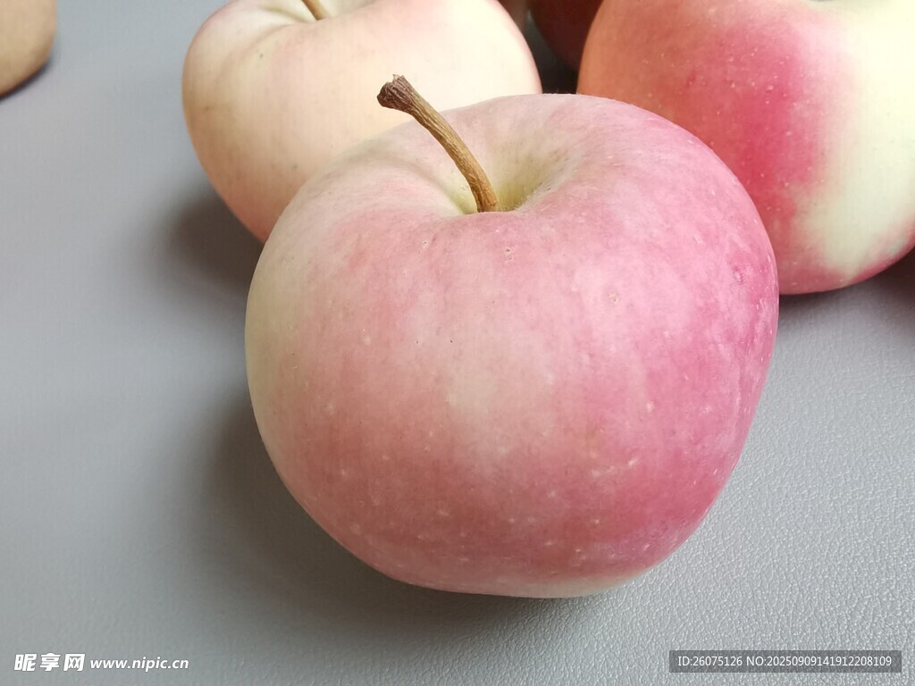 粉嫩蘋(píng)果特寫(xiě)