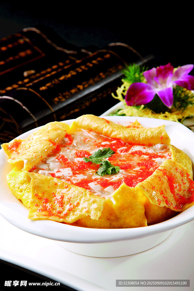 美味蟹黃豆腐擺盤精致