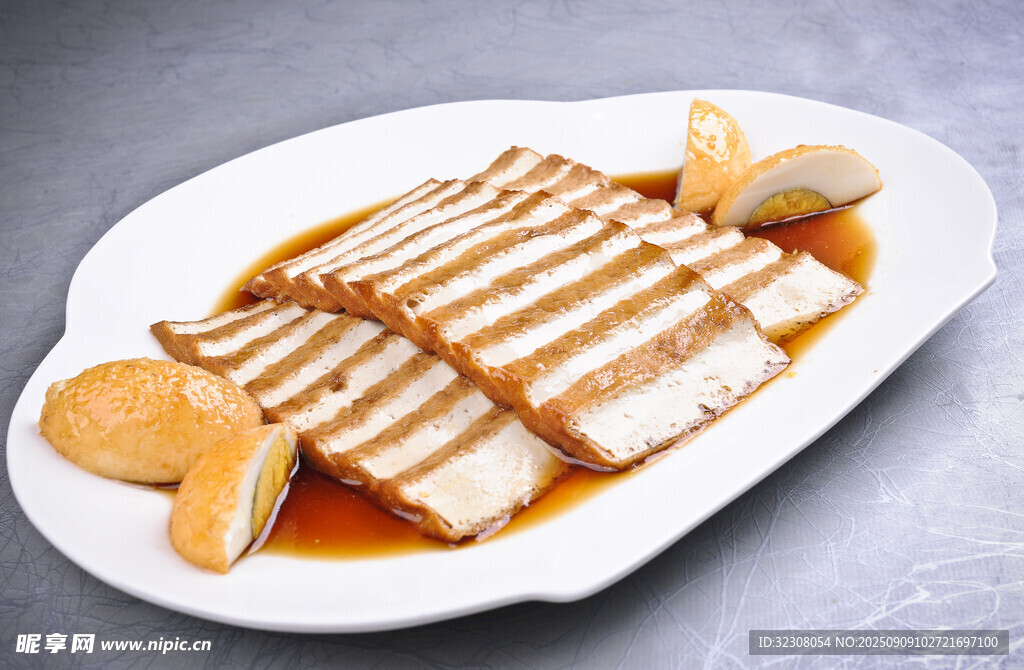 美味千層豆腐配鹵蛋