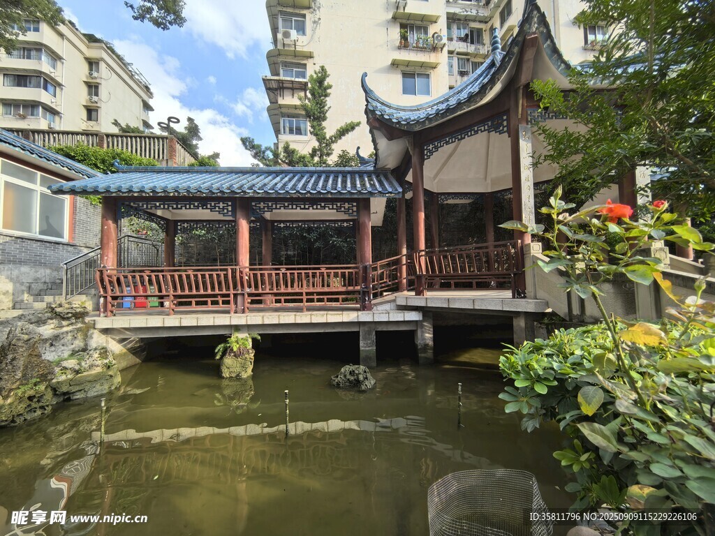 中式園林水畔亭閣景觀