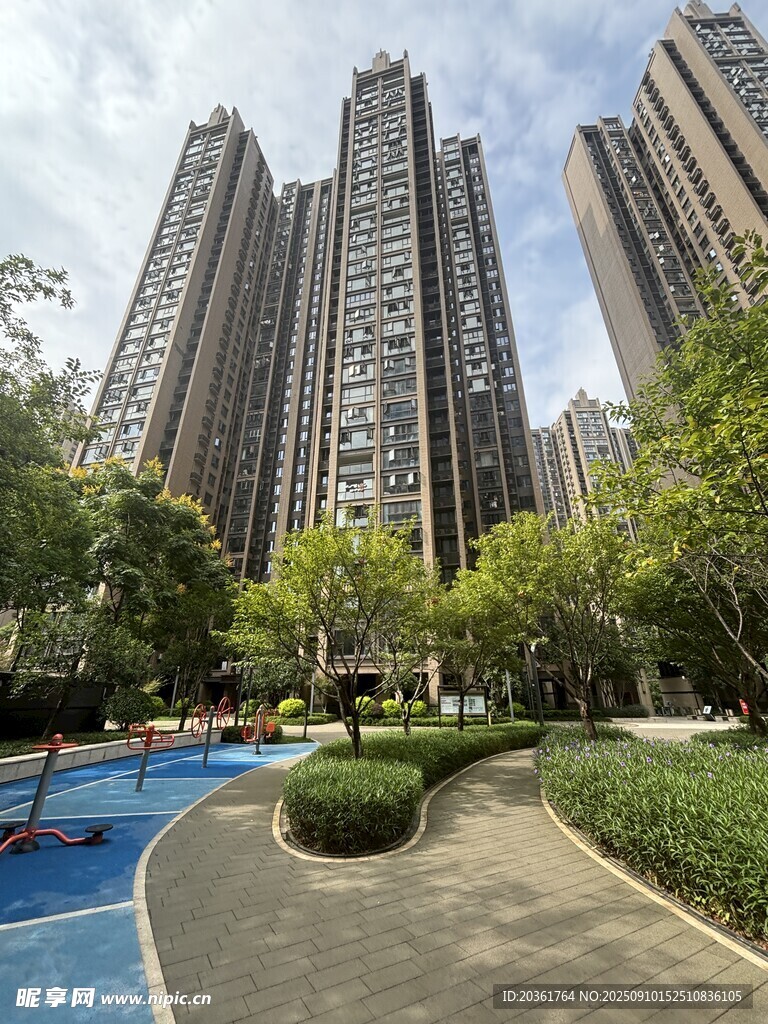 現(xiàn)代高層住宅小區(qū)景觀