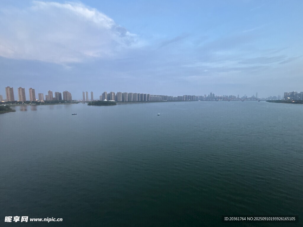 城市湖畔風(fēng)光美景