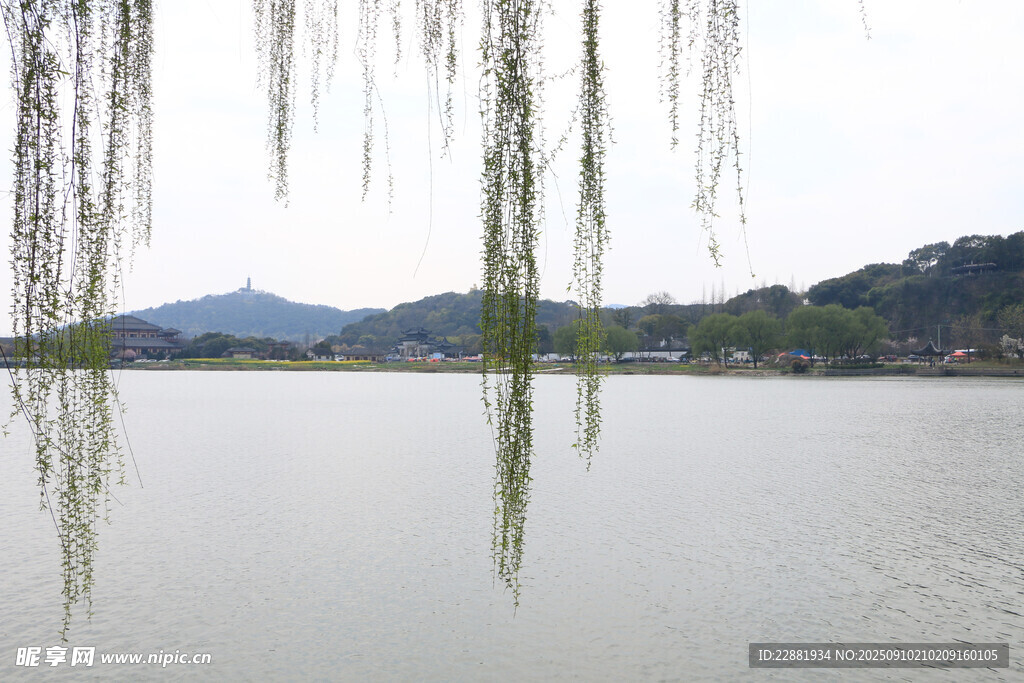 遠(yuǎn)山近水