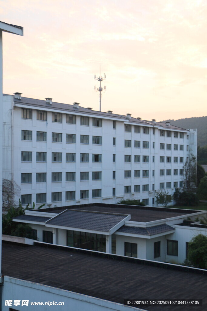 白色建筑