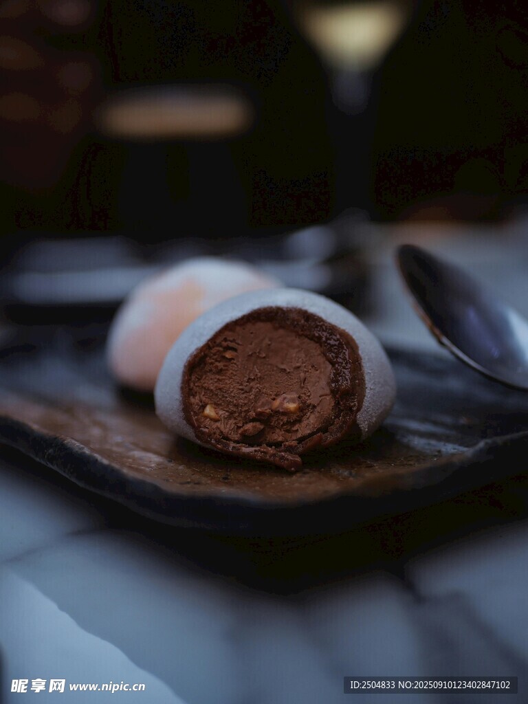 美味巧克力卷甜點(diǎn)特寫