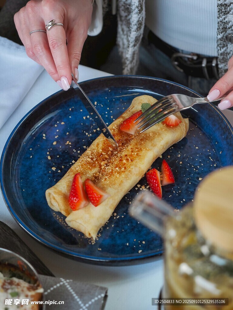 美味草莓煎餅特寫