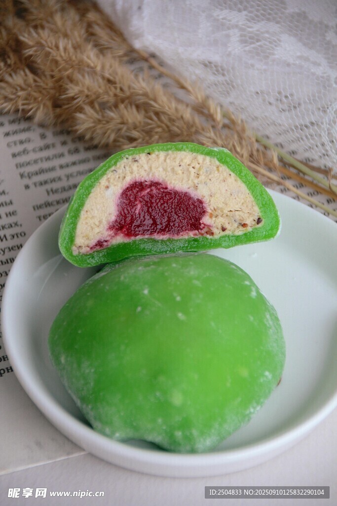 抹茶豆沙青團特寫