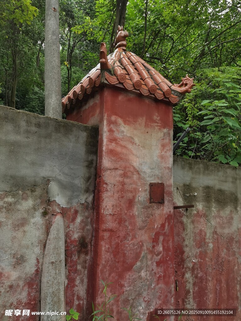 古舊紅墻小亭中式景致