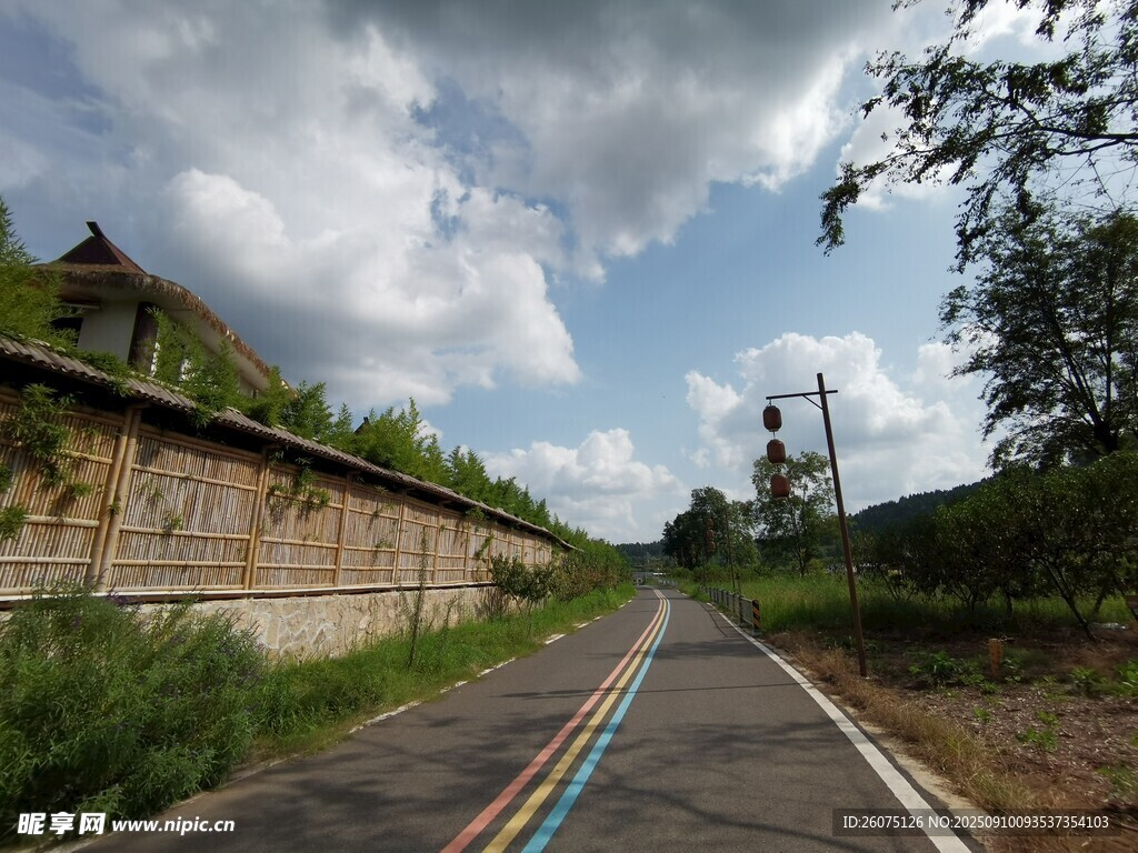 鄉(xiāng)村多彩公路風景