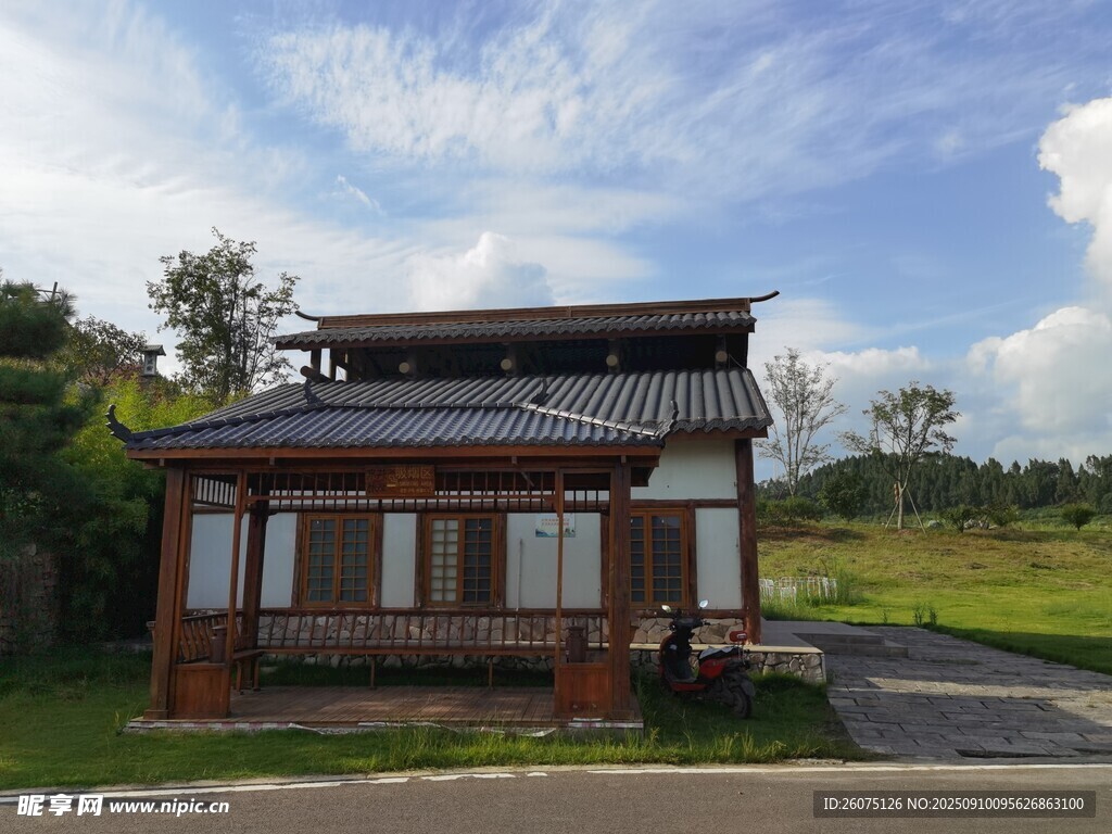 鄉(xiāng)村精美小屋自然美景相伴